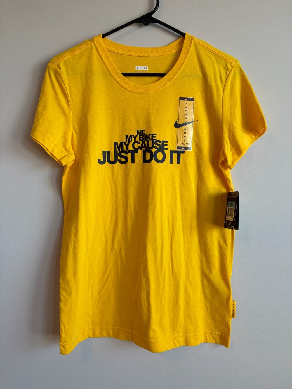NWT Nike Women’s Yellow 'Just Do It' Graphic Tee